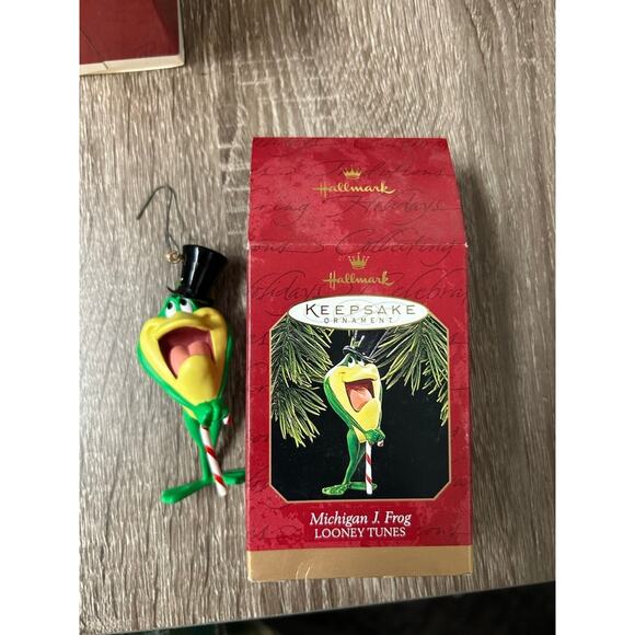 Hallmark Looney Tunes Collection Ornaments Lot of 6 Red Multi-color - Picture 3 of 7